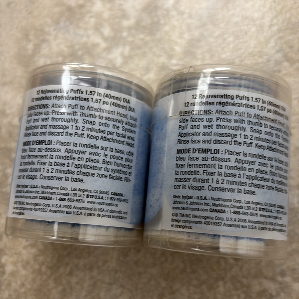 Neutrogena Blue Facial Cleansing Pads - Gentle Exfoliating Puffs - Picture 3 of 6